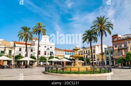 Spanien Platz mit einem Brunnen in Merida, Spanien Stockfoto