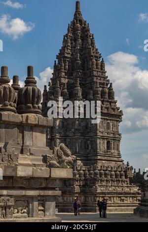 Prambanan, Indonesien - 17. Juli 2019: Alte Hindu-Tempel von Prambanan, Rara Jonggrang, in der besonderen, Yogyakarta Region, Java Insel, Indonesien, S Stockfoto