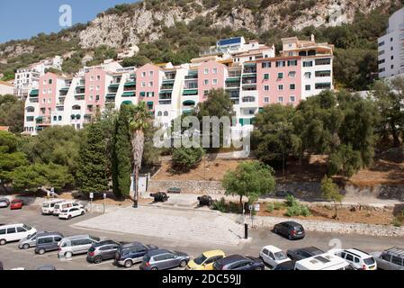 Hochhaus-Apartments in Gibraltar Stockfoto