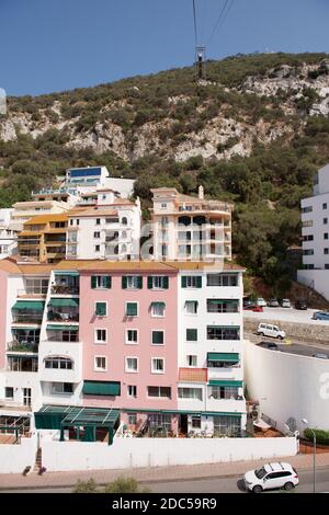 Hochhaus-Apartments in Gibraltar Stockfoto