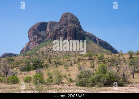 Sandstein Bergklippen landschaftlich schöne Aussicht im Sommer im Marakele Nationalpark, Limpopo Provinz, Südafrika Stockfoto