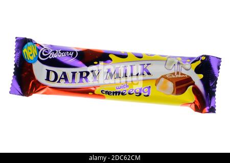 Bar von Cadbury Dairy Milk Creme Egg Chocolate Stockfoto