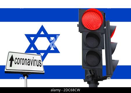 Ampel mit brennendem Verbotssignal. Auf dem Hintergrund der Flagge Israels. Stockfoto