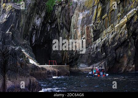 Tour Boot in Skellig Michael, vor der Küste von County Kerry, Irland Stockfoto