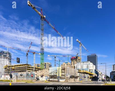 Warschau, Mazovia / Polen - 2020/05/02: Baustelle des Bürokomplexes Fabryka Norblina oder ArtNorblin Projekt entwickelt vom Capital Park in Zelazna Stockfoto