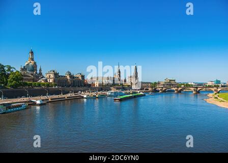 Die historische Skyline am Terrassenufer, Dresden, Sachsen, Deutschland. Stockfoto