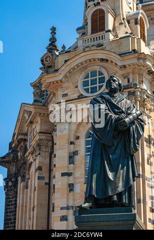 Denkmal von Dr. Martin Luther nach Ernst Rietschel vor der Frauenkirche, Dresden, Sachsen, Deutschland. Stockfoto