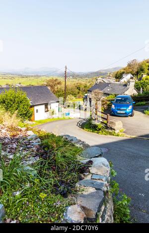 Ffordd Pen Llech ist eine öffentliche Straße in der Stadt Harlech, die innerhalb Snowdonia National Park, Nord-Wales liegt. Es galt einst als steilster Stockfoto