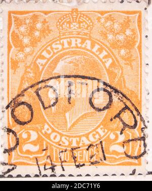 Antwerpen, Belgien - 17. November 2020: Ein Briefmarkendruck der Australian Post, zeigt das Porträt eines Mannes Stockfoto