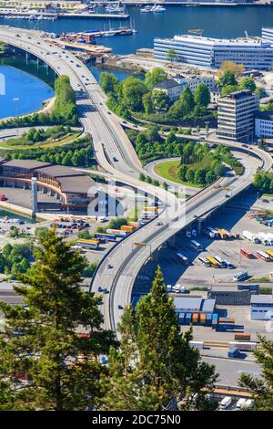 Trennstraßen in Bergen, Norwegen Stockfoto