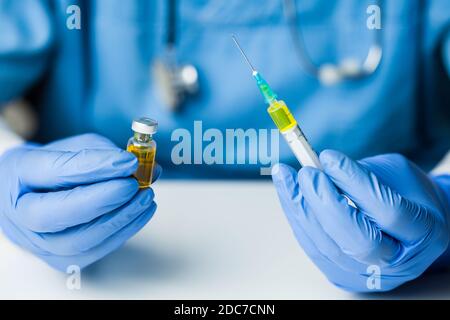 Coronavirus COVID-19 Impfstoffentwicklung,Forschung zur Heilung & Behandlung von Infizierten Patienten, bahnbrechende Entdeckung im Kampf gegen SARS-CoV-2 Stockfoto