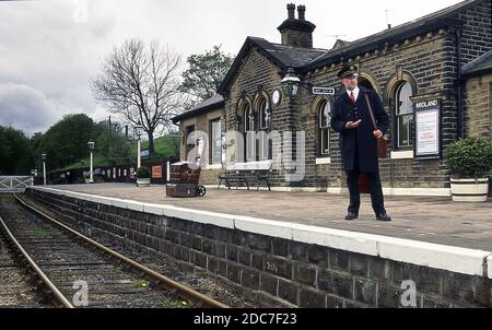 Oakworth Station auf der Keighley und Worth Valley Railway West Yorkshire. VEREINIGTES KÖNIGREICH Stockfoto