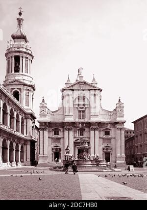 Loreto, Basilika des Heiligen Hauses.(das façade Gebäude der Basilika della Santa Casa auf dem Madonna Platz.) Stockfoto