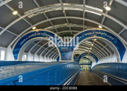 Mersey Ferries Seacombe Fährterminal schwimmende Landebahn Brücke. Stockfoto