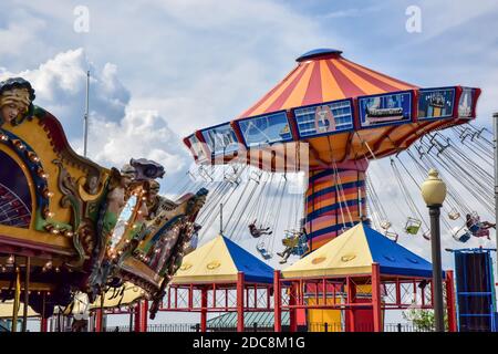 City-Amusement-und Unterhaltungspark Vergnügungsfahrten Stockfoto