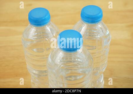 Plastikflaschen Wasser 500ml Stockfoto