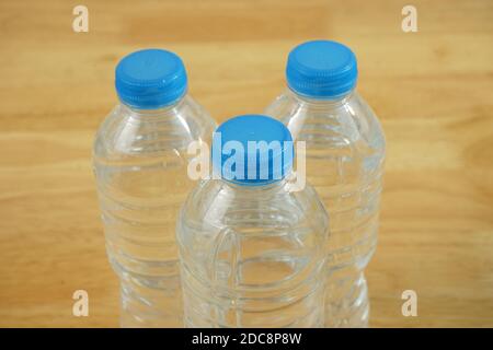 Plastikflaschen Wasser 500ml Stockfoto