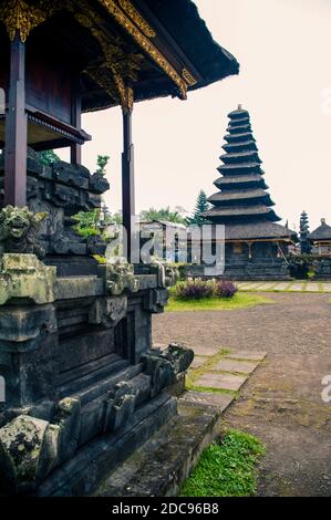 Gebäude am Besakih Tempel (Pura Besakih), Bali, Indonesien, Asien Stockfoto