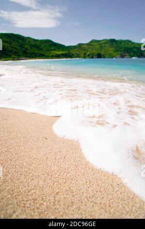 White Sands am Mawun Beach im Süden von Lombok, ein tropisches Paradies, Indonesien, Asien, Hintergrund mit Kopierraum Stockfoto