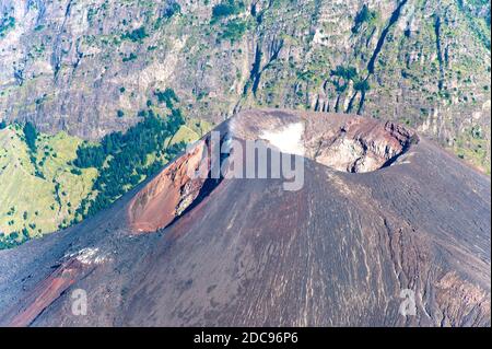 Nahaufnahme des Vulkankraters Gunung Barujari, Mount Rinjani, Lombok, Indonesien, Asien Stockfoto