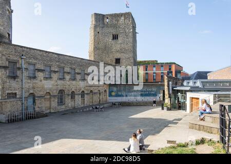 Oxford Castle & Prison, Oxford Castle Quarter, Castle Street, Oxford, Oxfordshire, England, Großbritannien Stockfoto