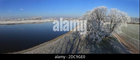 22.01.2019, Graditz, Sachsen, Deutschland - Blick auf die Elbe im Winter. 00S190122D972CAROEX.JPG [MODELLVERSION: NICHT ZUTREFFEND, EIGENTUMSFREIGABE: NEIN Stockfoto