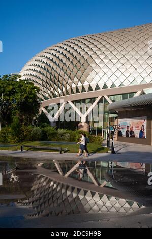 '05.01.2020, Singapur, , Singapur - Blick auf die Esplanade Theater (Theater an der Bucht), ein kulturelles Zentrum am Singapore River in Marina Bay. Th Stockfoto