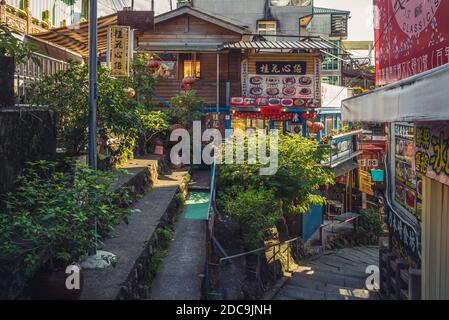 19. November 2020: Nanzhuang Old Street ist eine alte Straße in der Gemeinde Nanzhuang, Bezirk Miaoli, Taiwan. Es ist auch bekannt als Osmanthus Alley durch Verdienst der Stockfoto