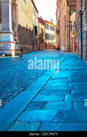 Padua Italien schmale Straße . Zu Fuß in der italienischen Stadt Stockfoto