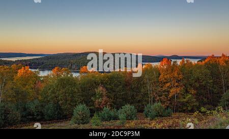 Der Blick vom Enfield Lookout in Belchertown, Massachusetts auf das Quabbin Reservoir Stockfoto