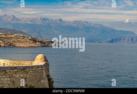 Ruinen der alten venezianischen Festung (Fortalezza) von Rethymno (auch Rethimno, Rethymnon und Rhíthymnos) ist eine Stadt auf der Insel Kreta, Griechenland. Stockfoto