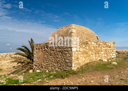 Ruinen der alten venezianischen Festung (Fortalezza) von Rethymno (auch Rethimno, Rethymnon und Rhíthymnos) ist eine Stadt auf der Insel Kreta, Griechenland. Stockfoto