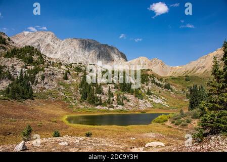 Blick auf die Route zum Trailrider Pass auf der Maroon Bells Loop, Aspen, Colorado, USA Stockfoto