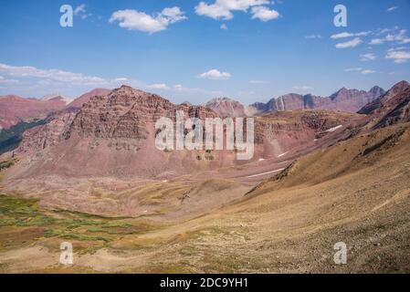 Blick von der Spitze des Trailrider Passes auf der Maroon Bells Loop, Aspen, Colorado, USA Stockfoto