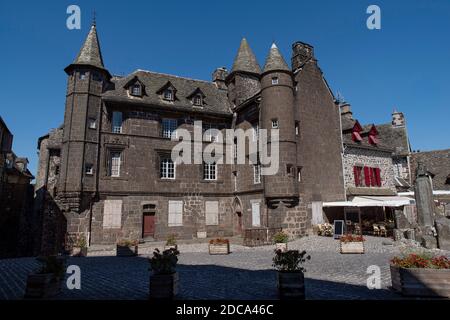 Typische Auvergne Hausarchitektur in der Stadt Salers in Die Cantal Region von Frankreich Stockfoto