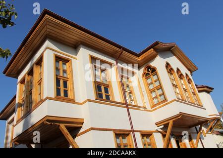 Meram Ayanbey Nachbarschaft, in einem traditionellen Haus. Ein restauriertes türkisches Haus. Ein Herrenhaus im Stadtteil Meram. Konya, Türkei. Stockfoto