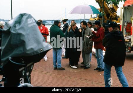 Die Partner, Fernsehserie, Deutschland 1995 - 1996, beim Dreh der Episode 'der Sturm', Darsteller: Ann Kathrin Kramer, Jan Josef Liefers Stockfoto