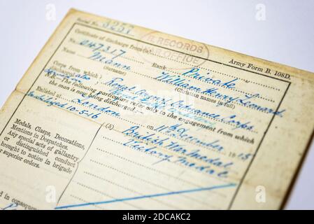 Erster Weltkrieg Entlastungsbescheinigung ausgestellt durch den Unterstaatssekretär, das war Office, London, SW1. Armee Form B 108D. Ordnance Corps Stockfoto