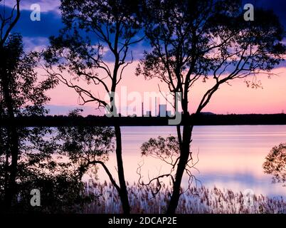 Sonnenuntergang voller Farben am See Pogoria III. Stockfoto