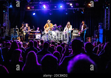 Tausend Pferde leben im Konzert Stockfoto