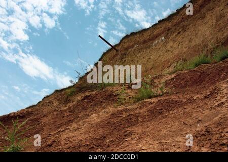 Sandklippen am Meer Stockfoto