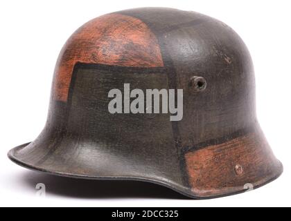 Erster Weltkrieg Stahlhelm der Deutschen Kaiserlichen Armee (Stahlhelm) M1916 Stockfoto