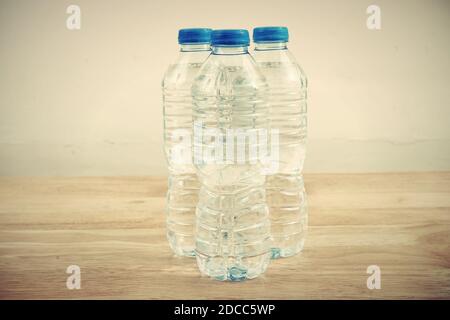 Plastikflaschen Wasser 500ml, Stockfoto