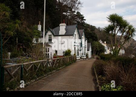 Die Haulfre Garden Teestube an den unteren Hängen des Die große Orme in Llandudno ist ein beliebter Anbieter von Tee und Snacks mit Panoramablick auf die Stadt Stockfoto