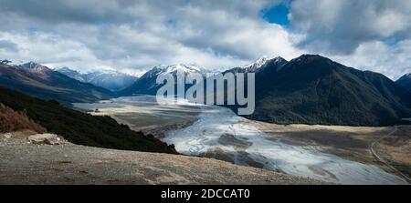 Panoramablick vom Bealey Spur Track im Arthur’s Pass National Park, Neuseeland Stockfoto