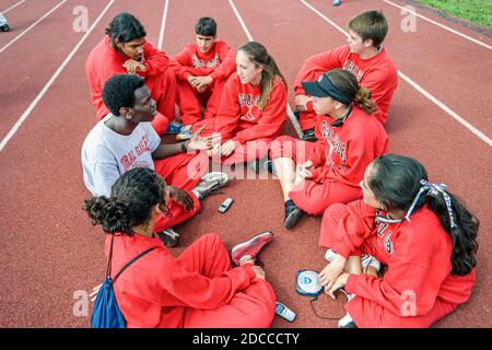 Miami Florida, Tropical Park Greater Miami Athletic Conference Championships, Leichtathletik-Schüler-Team, schwarzafrikanischer hispanischer Junge Stockfoto