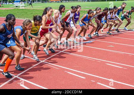 Miami Florida, Tropical Park Greater Miami Athletic Conference Championships, Leichtathletik-Schüler-Konkurrenten, Läufer ru Stockfoto