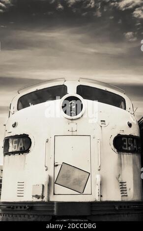 Vintage und Rentner und verlassene Eisenbahn Lokomotive Stockfoto