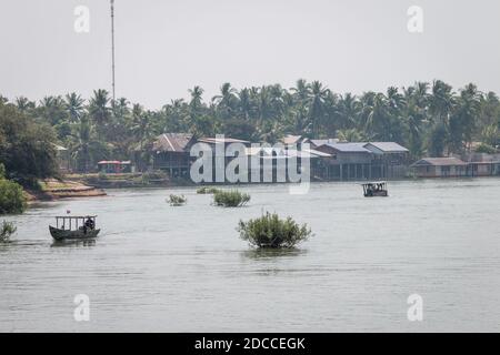 voyager au laos, Reise nach laos dans les 4000 iles au sud du laos. Lieu les plus touristiques du laos. Beaucoup de Backpacker si retrouvent. Stockfoto