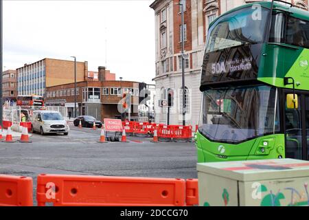 Chaotische Straßenarbeiten im Stadtzentrum von Leeds November 2020 - Vicar Lane Stockfoto